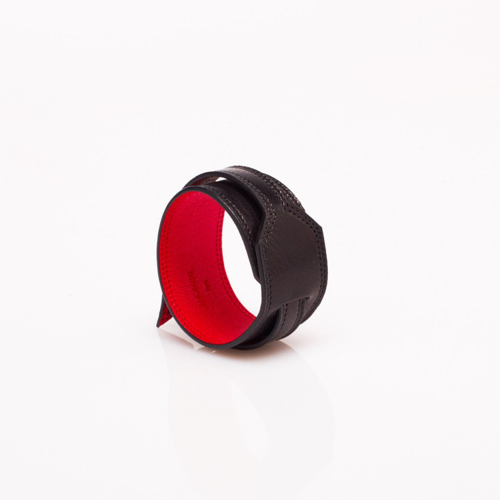Made in FRANCE Le Lien Louis Philippe Black Glazed Goatskin Bracelet by Anonyme Paris