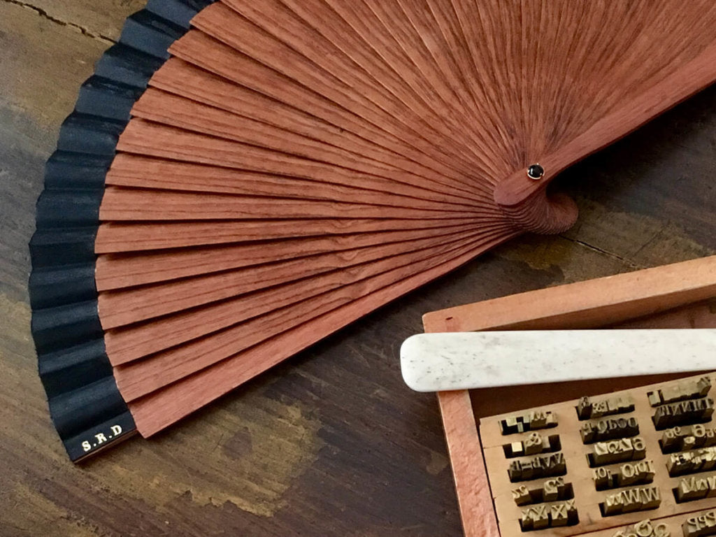 Pocket hand-fan by DUVELLEROY Paris 1827